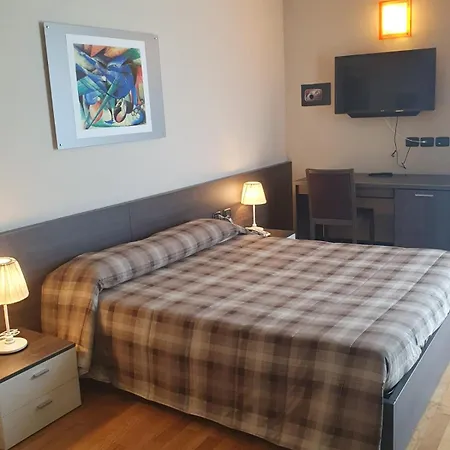 Otel Eq