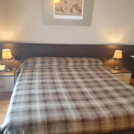 Otel Eq 3*